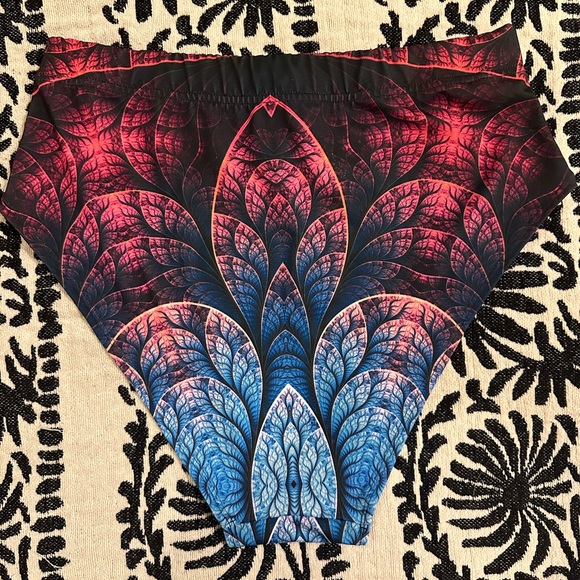 Devil Walking Festival booty shorts - Picture 6 of 7